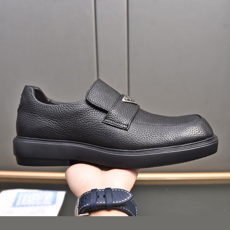 Pra*a leather shoes
